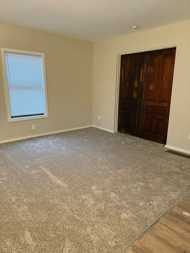 Building Photo - 210 S Eaton St