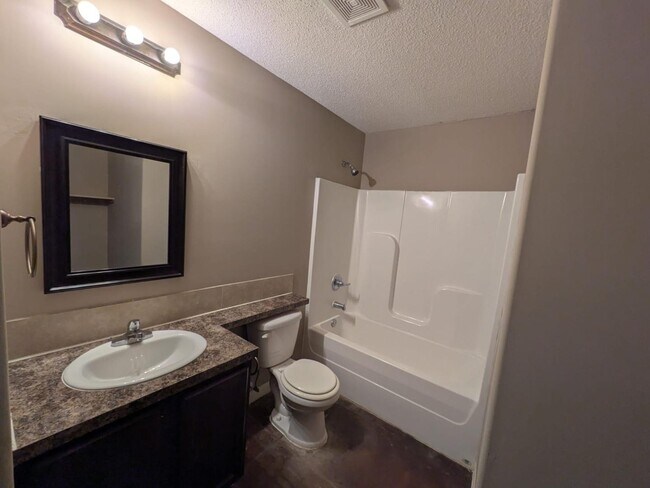 Building Photo - 1334 N Curtis Ct