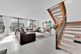 Building Photo - 10003 Costa Del Sol Blvd