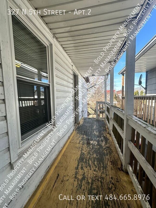 Building Photo - 327 N 5th St