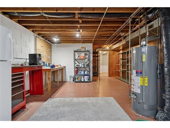 Building Photo - 5624 Dale Ave