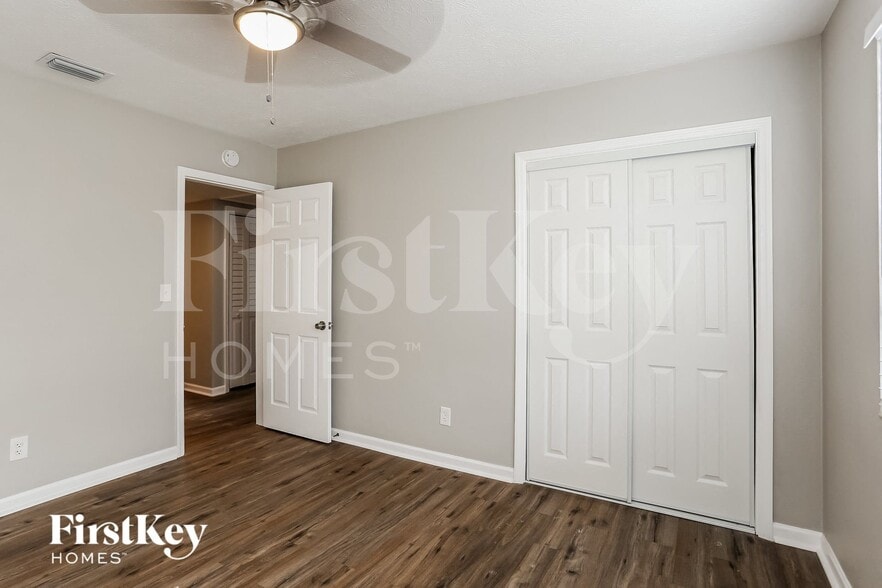 Building Photo - 2853 Oakcove Ln
