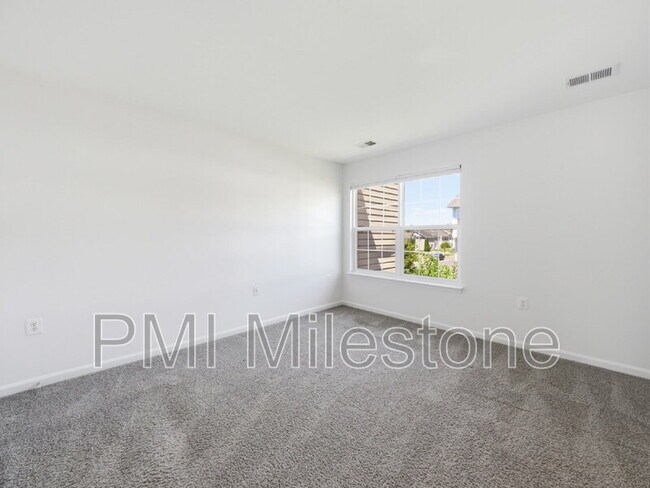 Building Photo - 47 Hokes Run