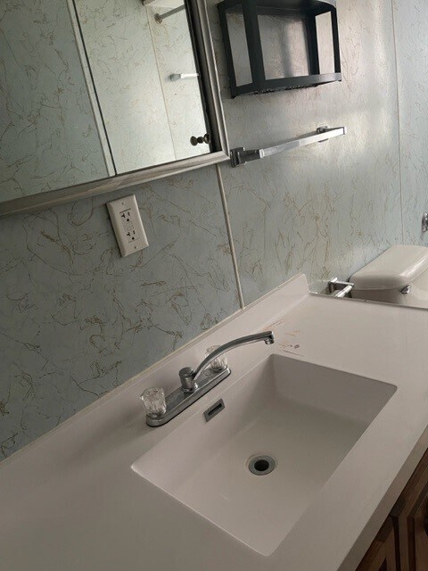 Building Photo - 118 W Foulkes St