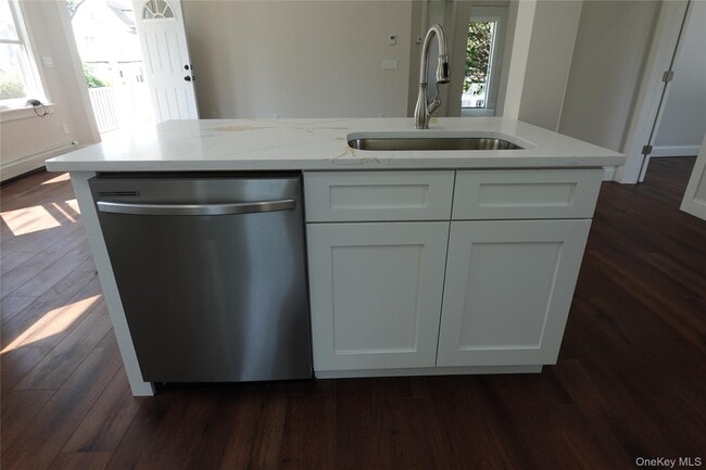 Building Photo - 47 Rich Ave