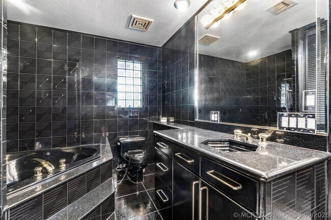 Building Photo - 13645 Exotica Ln