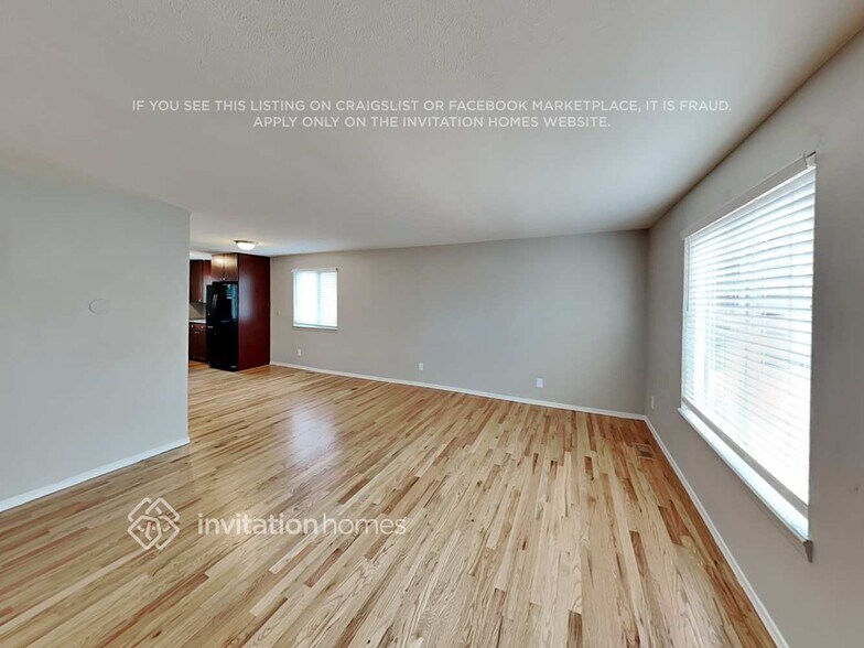 Building Photo - 3884 S Truckee Ct