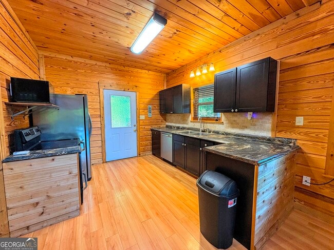 Building Photo - 4067 Fincher Dr