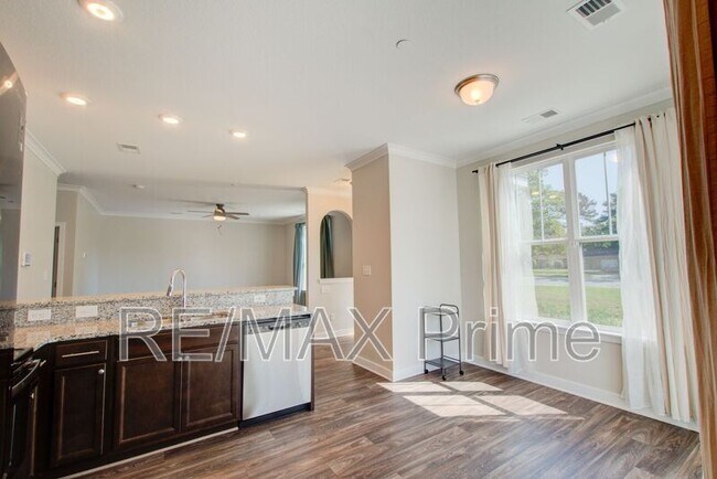 Building Photo - 609 Fishers Ct