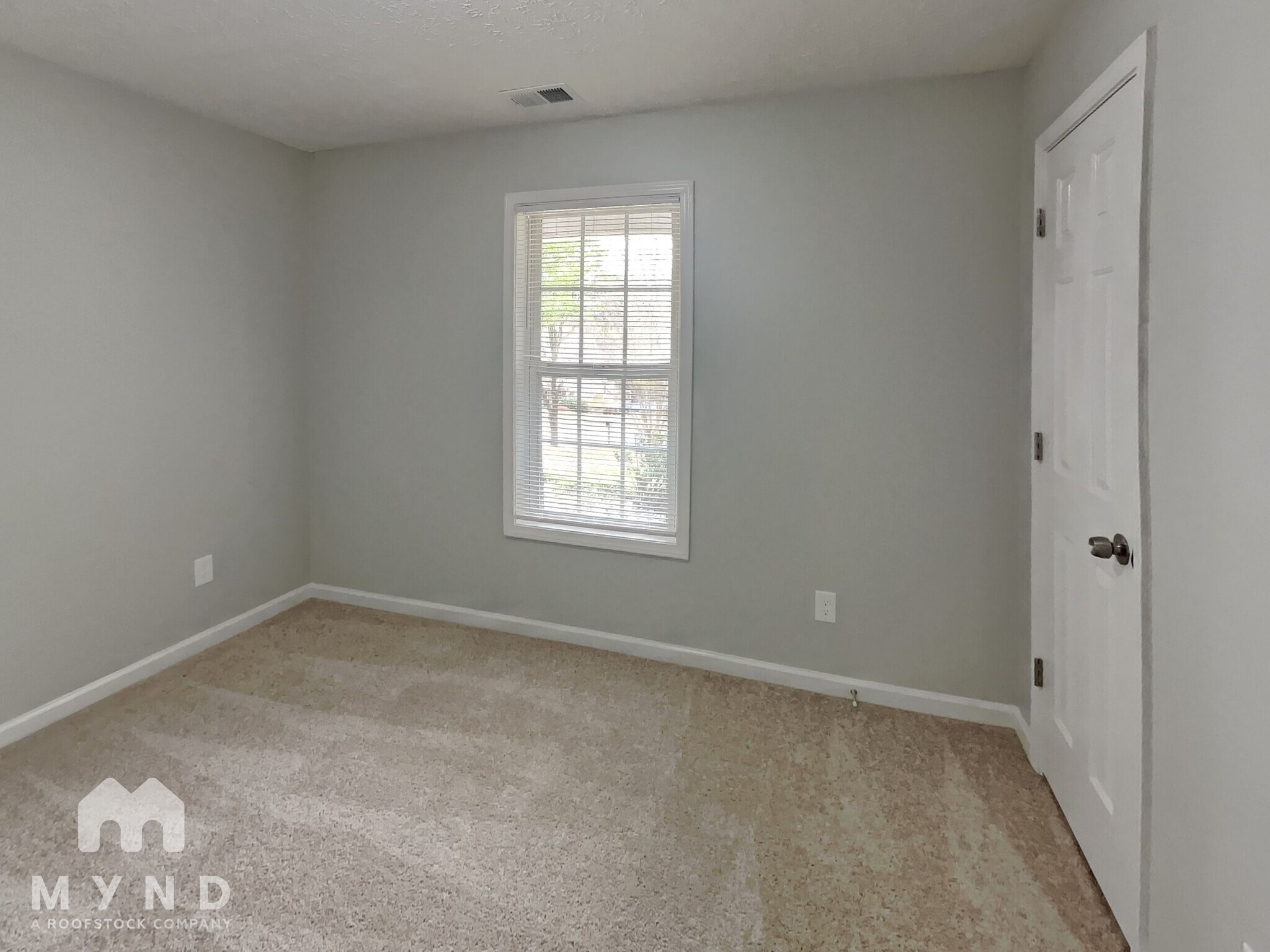 Building Photo - 140 Pebble Ridge Dr