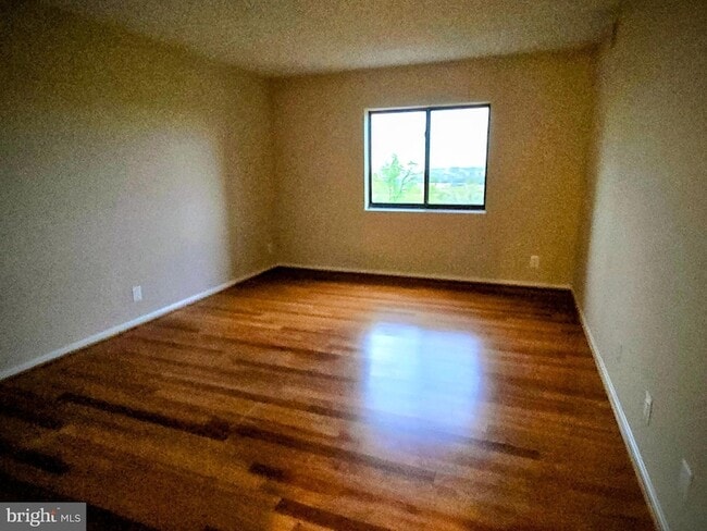 Building Photo - 5903 Mt Eagle Dr