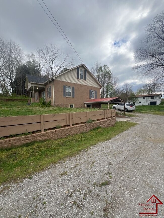 Building Photo - 236 S Young St