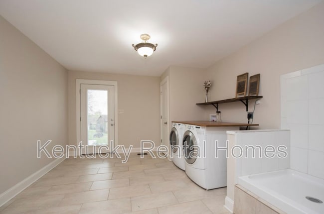 Building Photo - 6722 Athens Boonesboro Rd