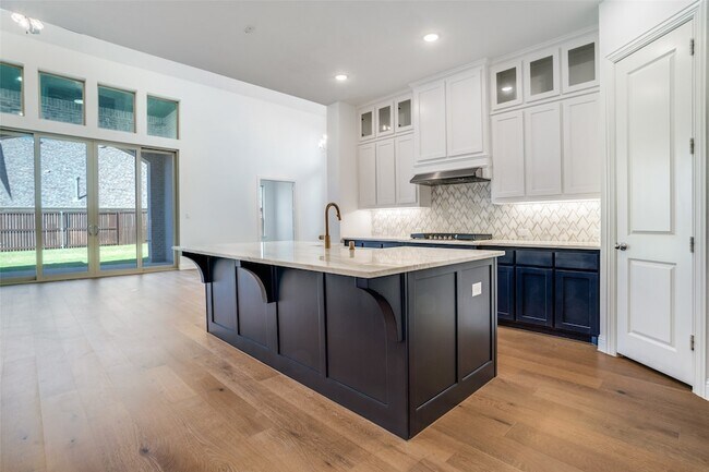 Building Photo - 3503 Foxhall St