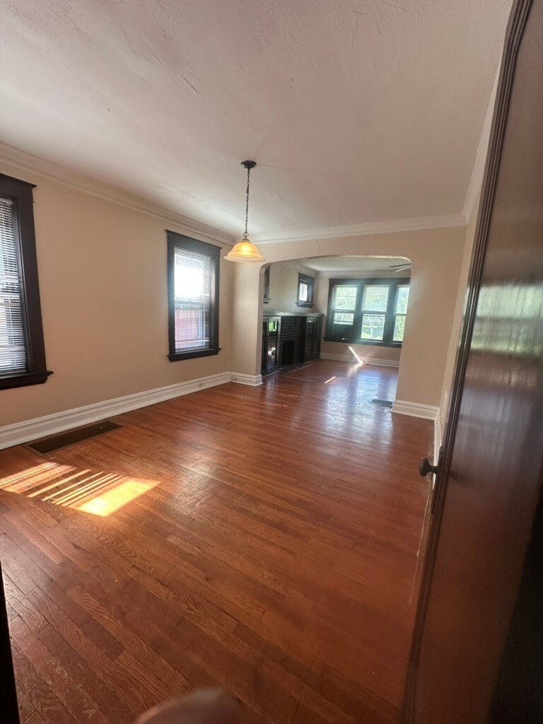 View from DR to LR - 5044 Bancroft Ave