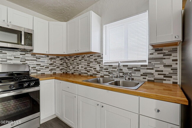 Building Photo - 580 Chula Vista St