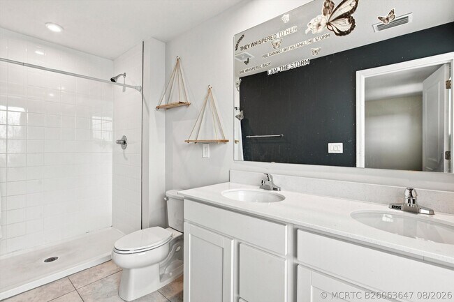 Building Photo - 484 Cherimoya St