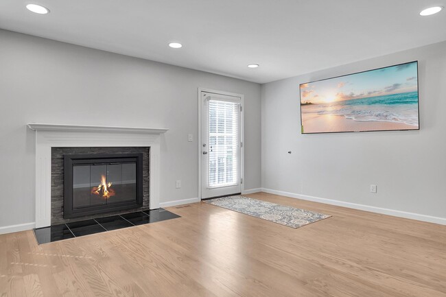 Building Photo - 41705 Broquet Dr