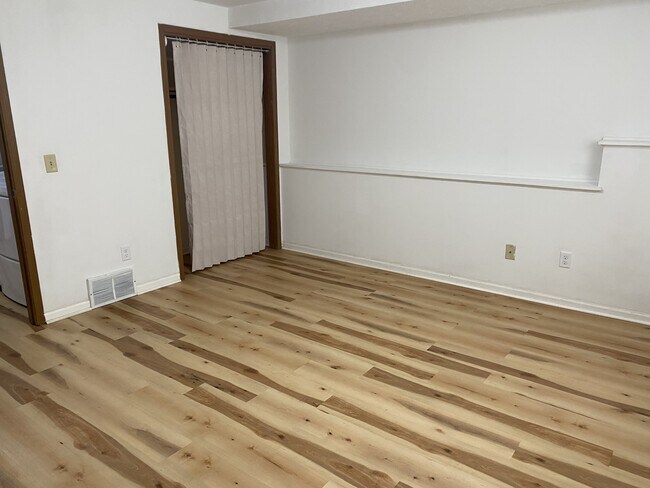 Building Photo - 13098 Westland Ct
