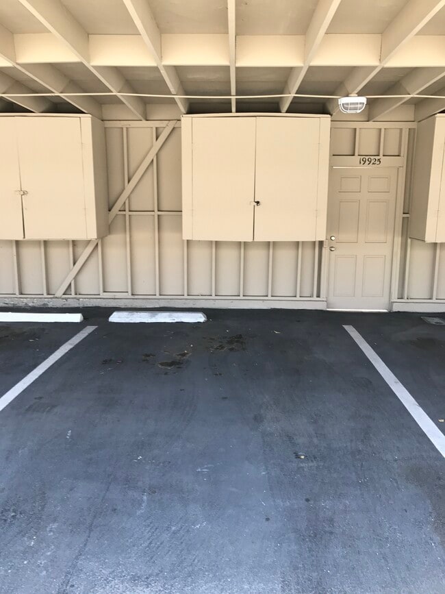 Building Photo - 9660 Durham Dr