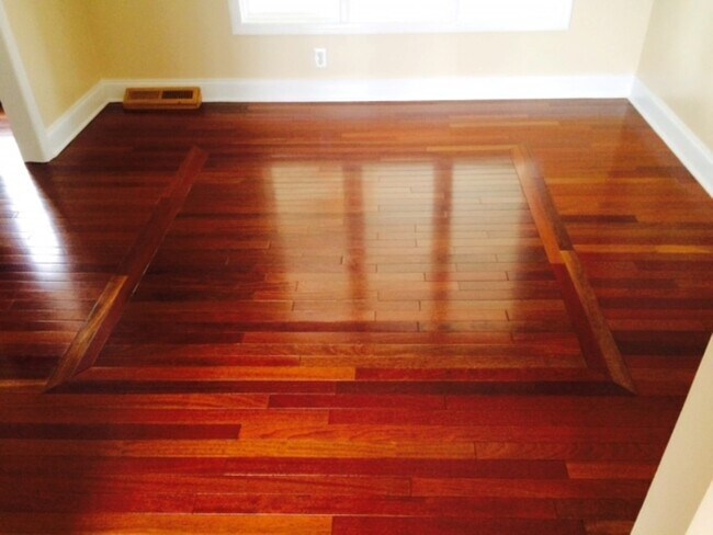 Building Photo - 124 Arlington Cir