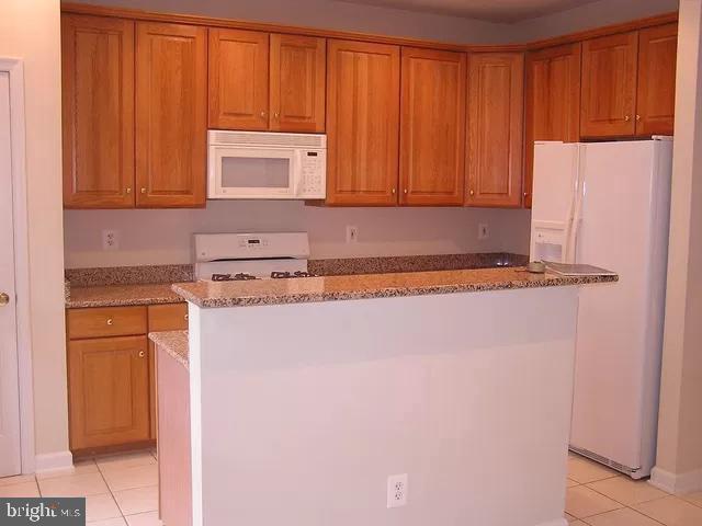 Building Photo - 8849 Ashgrove House Ln