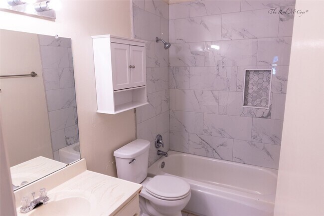 Building Photo - 3101 Raintree Dr