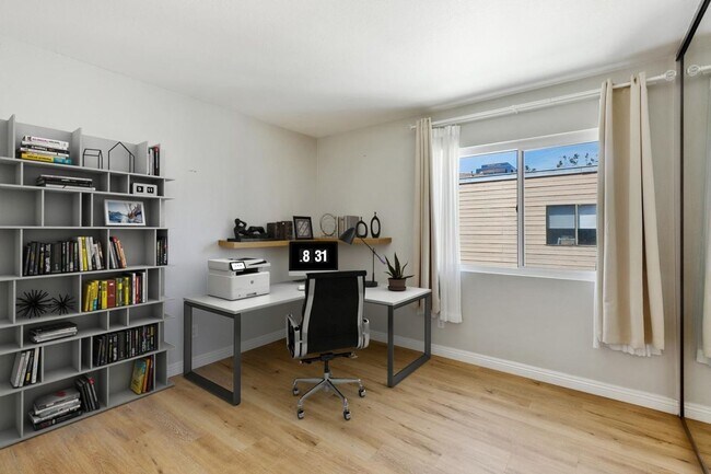 Building Photo - Top-Floor Condo in UTC – Updated and Move-...