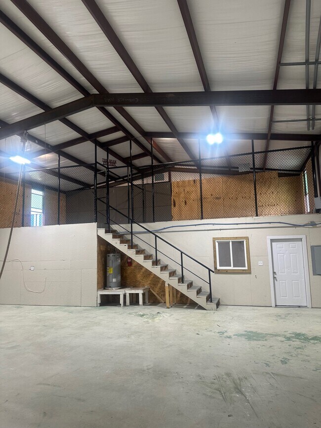 Building Photo - 3984 Old Lorena Rd
