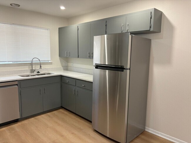 Building Photo - D.Schrager Properties5 (6009 Shadow Valley Cv)