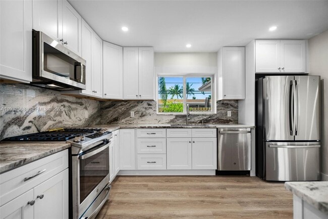 Building Photo - 251 SE 7th St