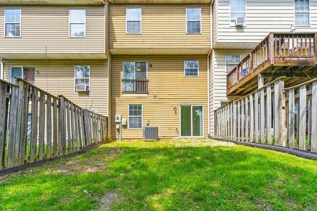 Building Photo - 505 Knollwood Ct