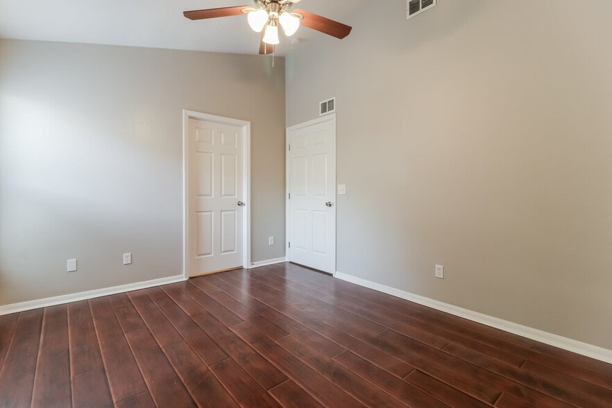 Building Photo - 14909 Stag Creek Cir