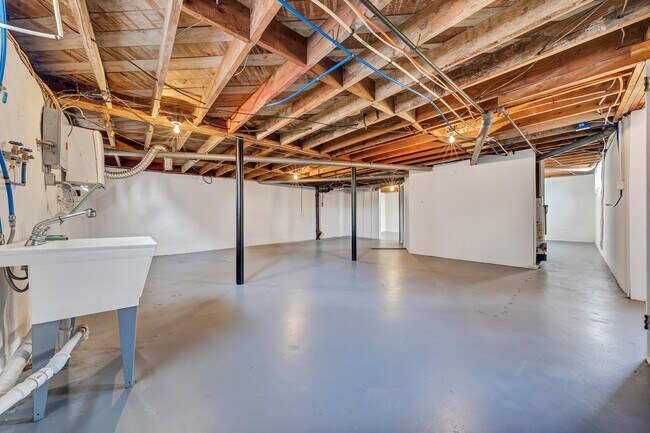 Building Photo - 4310 Tyree Rd NW