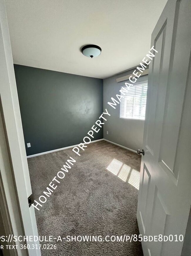 Building Photo - Summerwalk in Lacey - Available NOW!