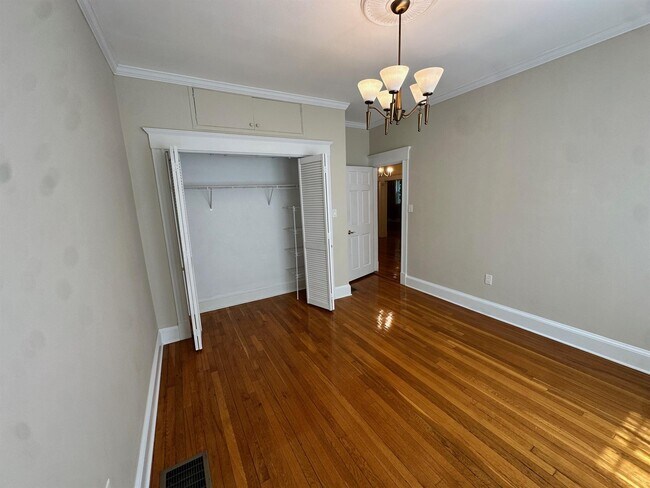 Building Photo - 273 Mason Terrace