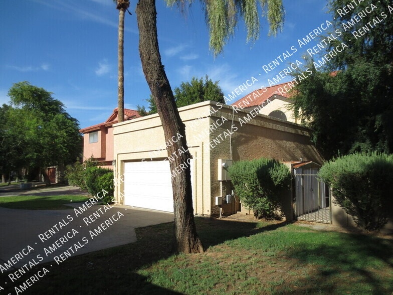 Primary Photo - 5965 W Oakland St