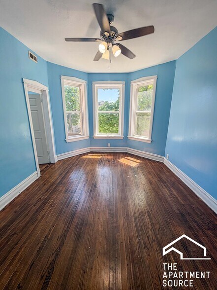 Building Photo - 1426 S Avers Ave