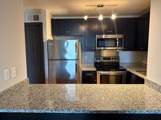 Building Photo - Renovated 1 Bedroom in South Nashville