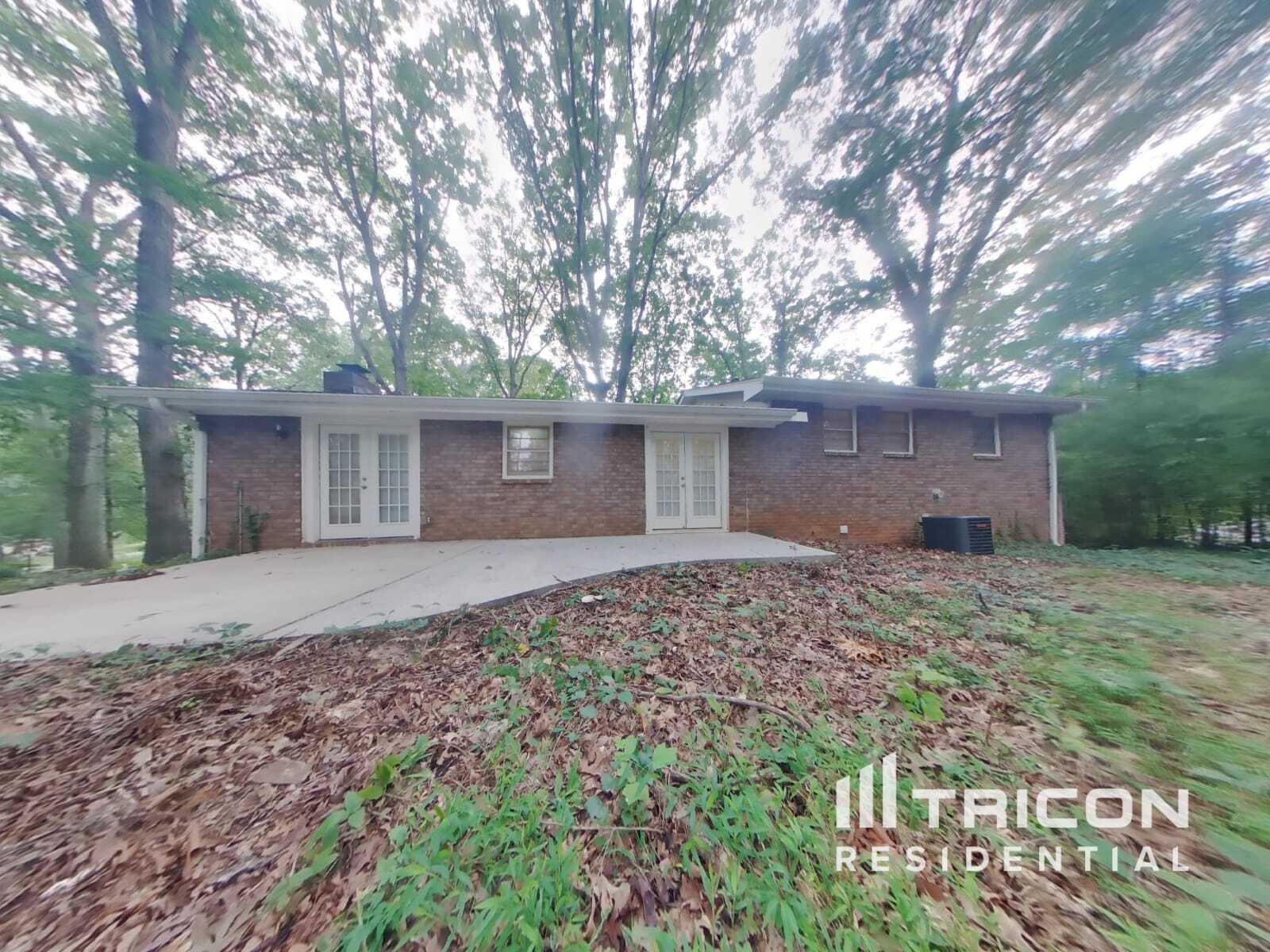 Building Photo - 1411 Wildwood Dr