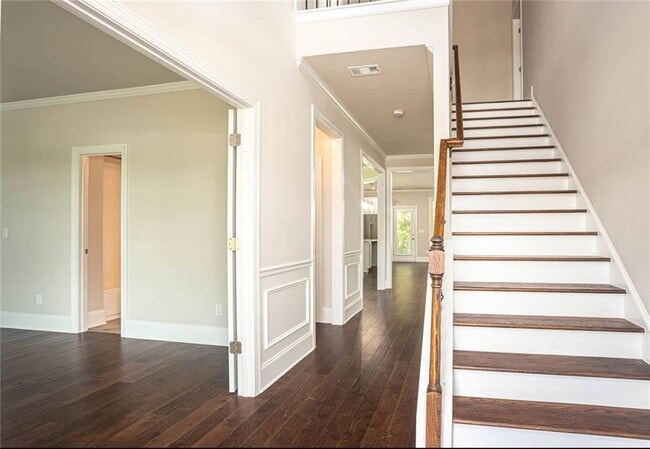 Building Photo - 2276 Caledonia Dr SE