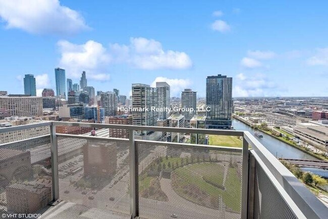 Building Photo - 235 W Van Buren St