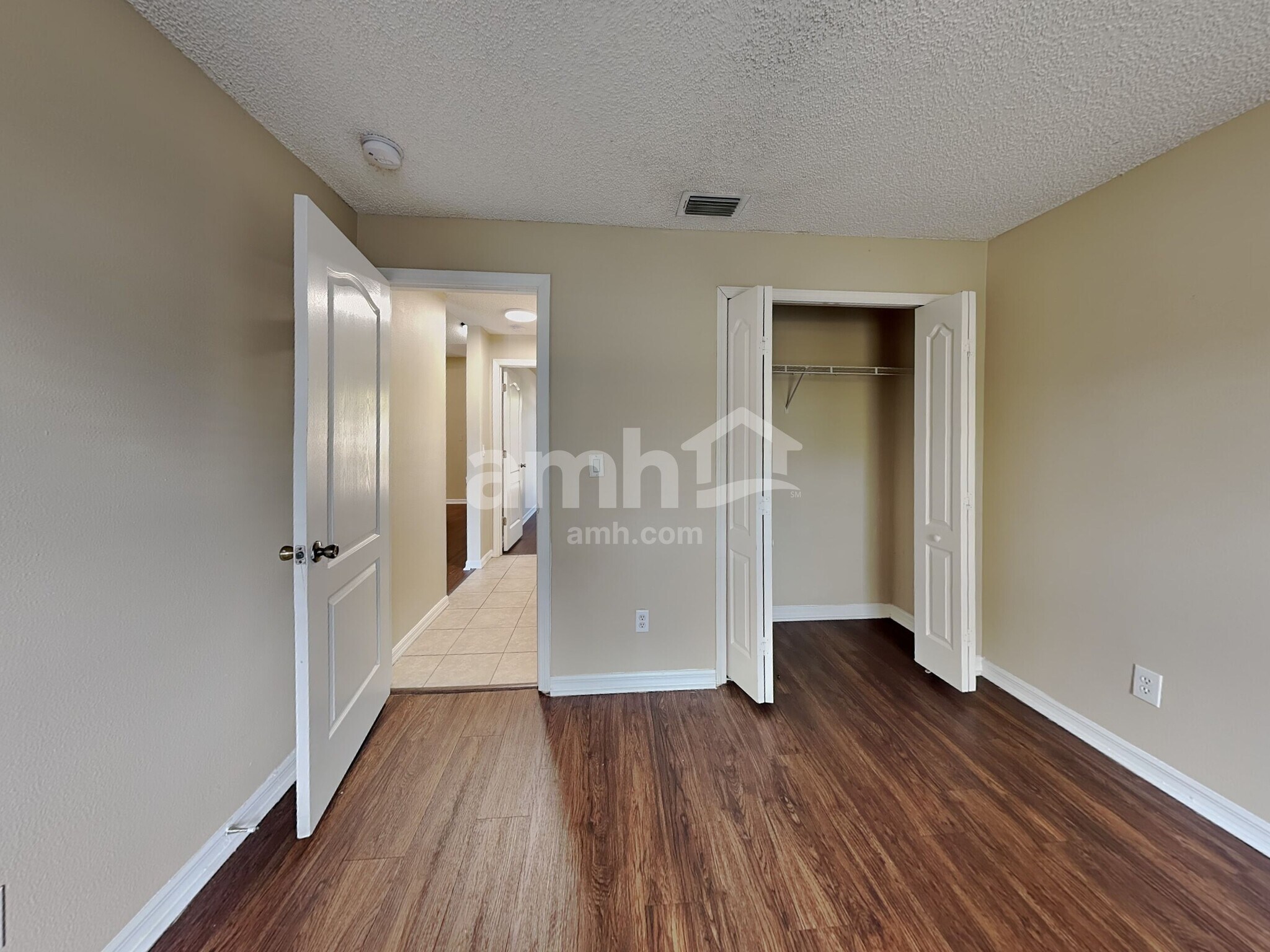 Building Photo - 632 Delmonico St NE