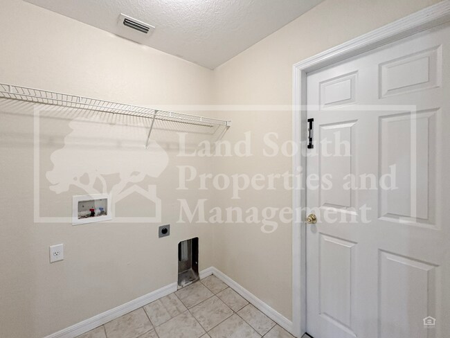 Building Photo - 1031 Hidden Ct