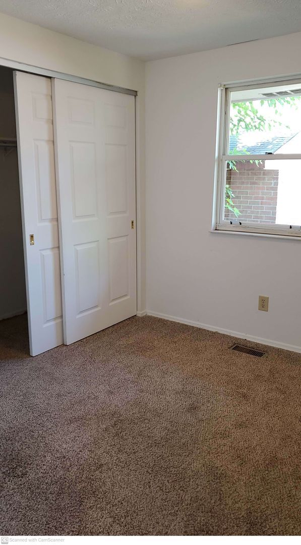 Building Photo - Cozy 3 Bed, 1 Bath, Convenient to I-70 and WPAFB, with AC!