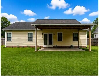 Building Photo - Adorable 3 bed, 2 bath w/ Attached Garage!