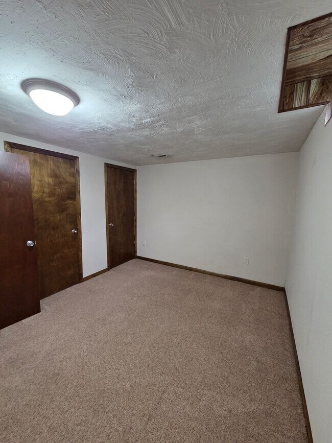 Building Photo - 3009 S Gordon Ave
