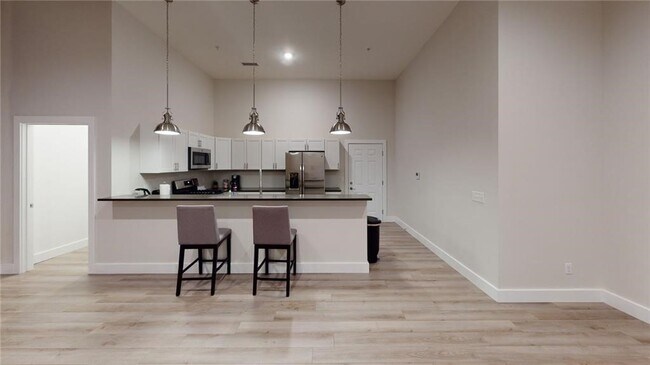 Building Photo - 155 W Main St