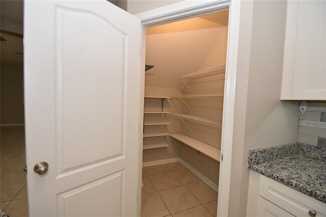 Building Photo - 207 Redbud Rd