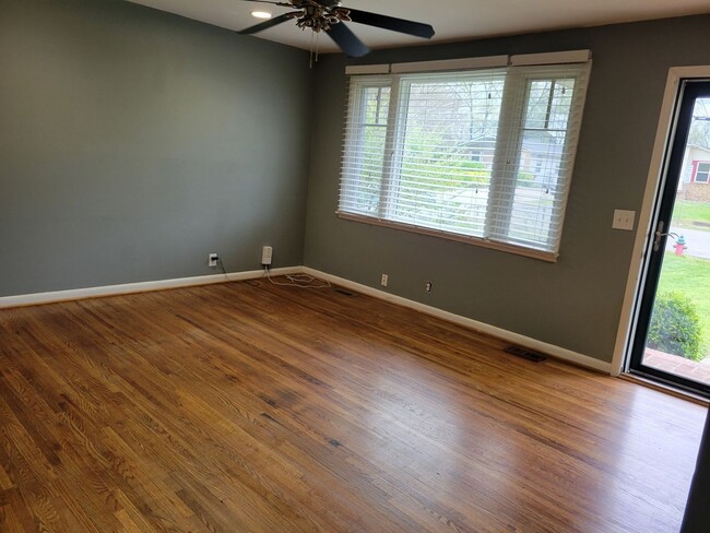 Building Photo - Nashville Rental with One Level Living and...